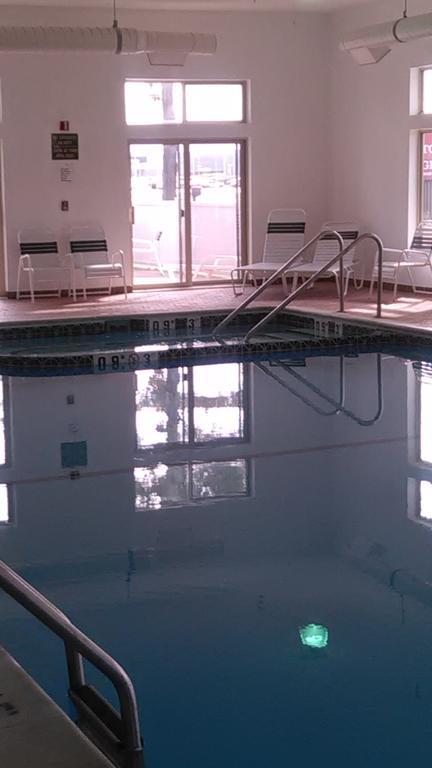 Pellston Lodge Екстер'єр фото