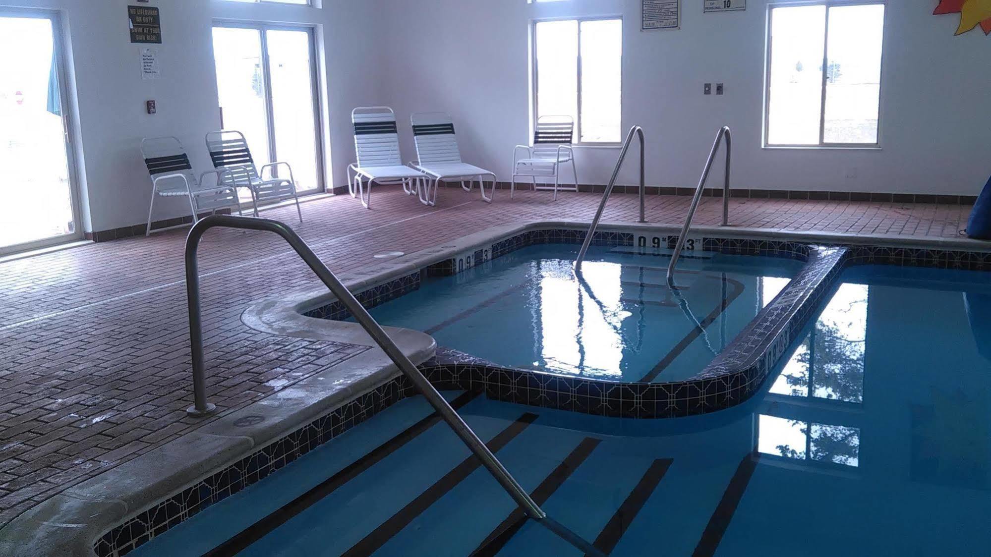 Pellston Lodge Екстер'єр фото