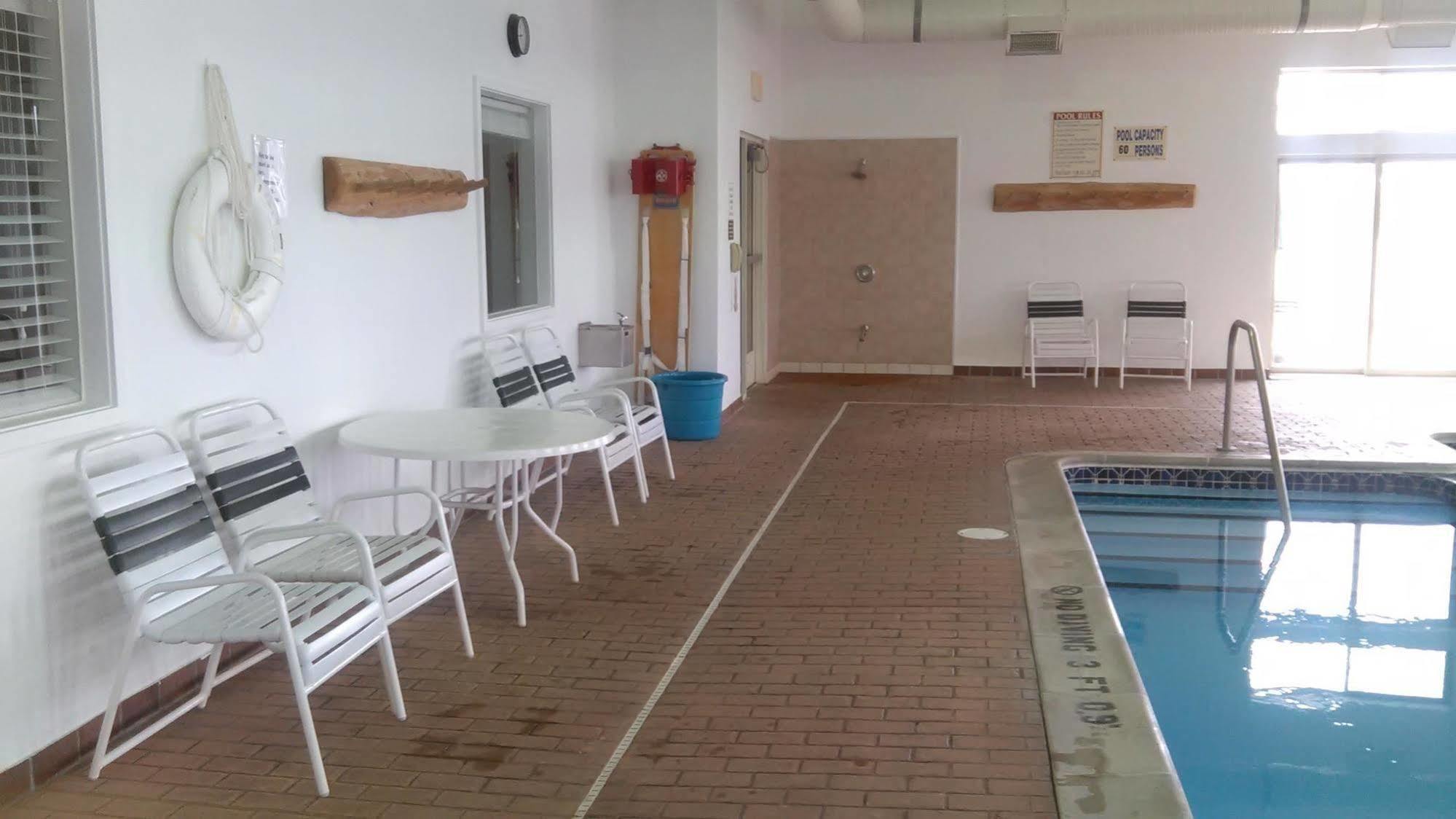Pellston Lodge Екстер'єр фото